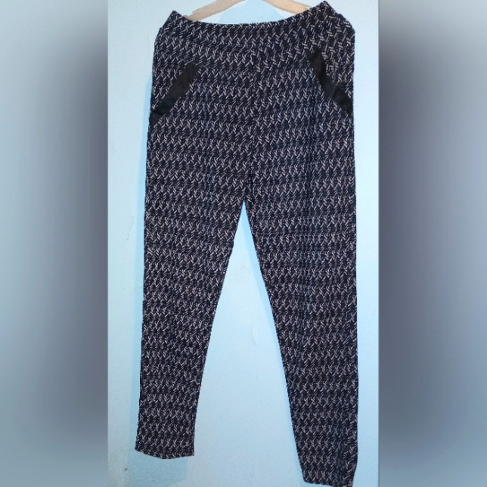 Bundle Joggers Black Pattern
